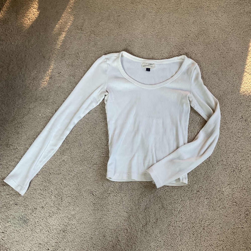 🪸 Universal Thread Cream Long Sleeve Top